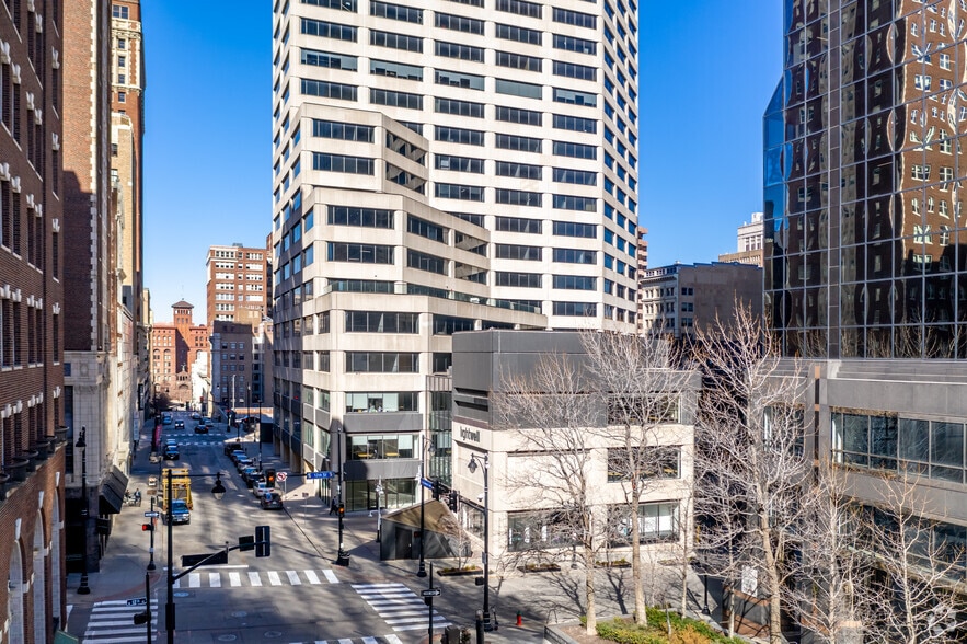 More Photos Of 1100 Main St, Kansas City Office For Lease