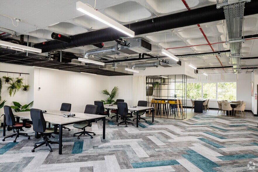 More Photos Of Bridge Ave, Maidenhead Coworking Space