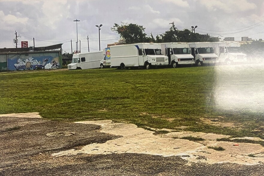 More Photos Of 813 Autumnwood Dr, Houston Land For Sale