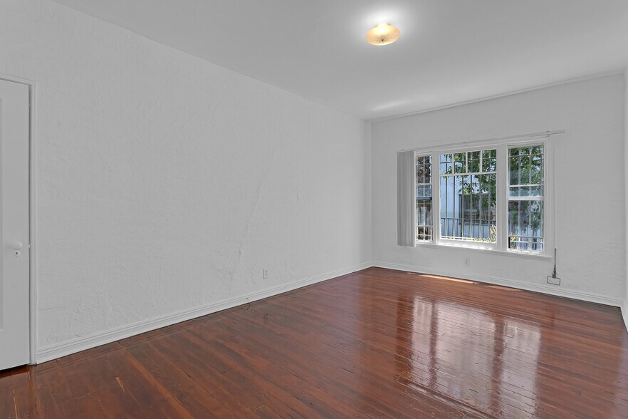 More Photos Of 1534 Winona Blvd, Los Angeles Apartments For Sale