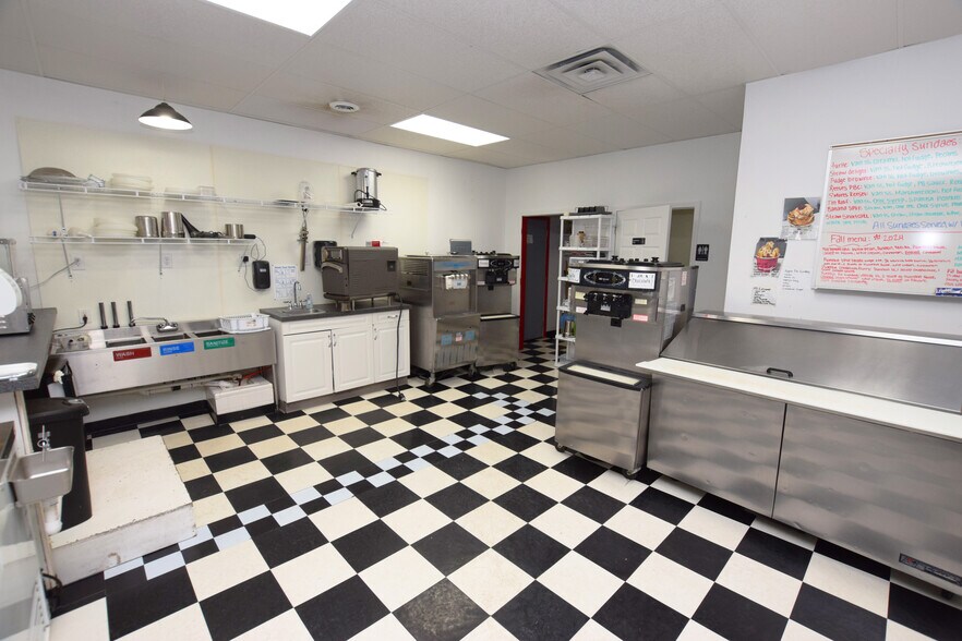 More Photos Of 5488 Richfield Rd, Flint Warehouse For Sale