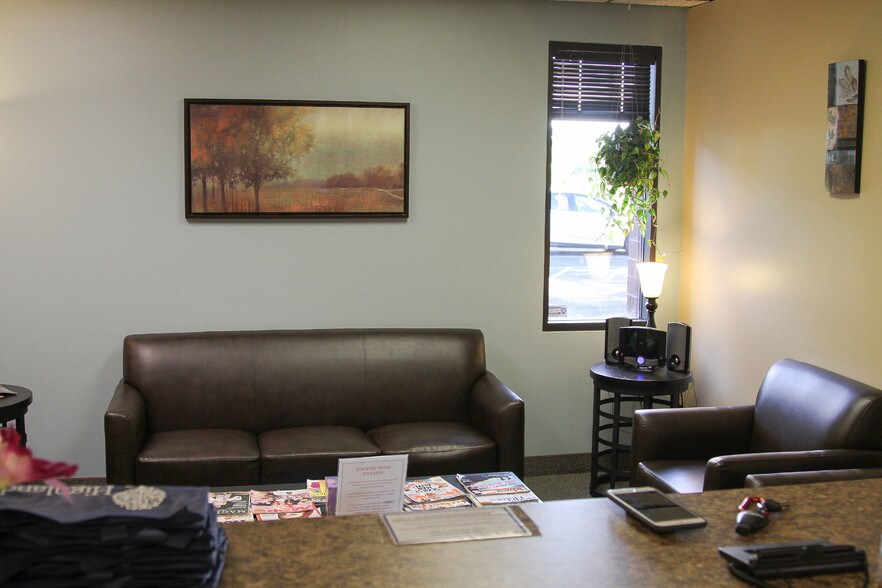 More Photos Of 1652 Greenview Dr SW, Rochester Office For Lease