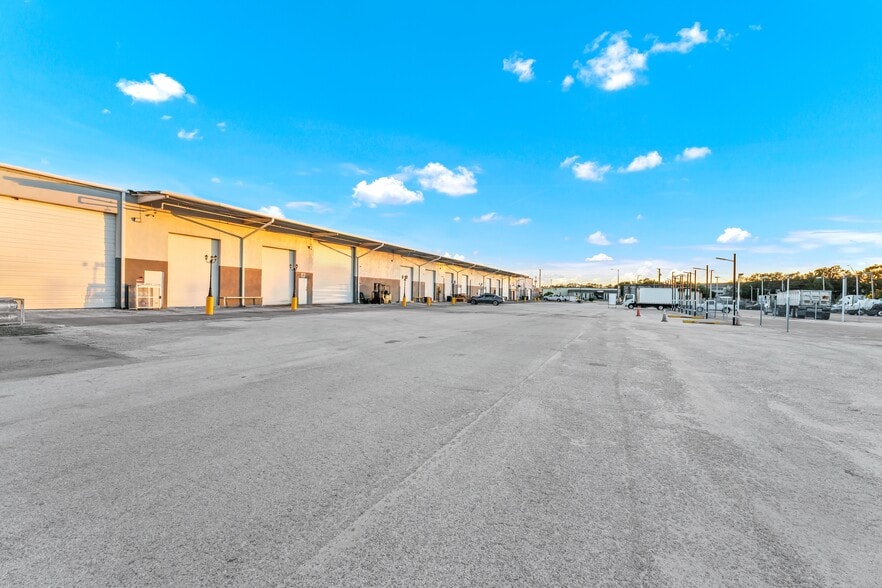 More Photos Of 8504 E Adamo Dr, Tampa Industrial For Lease