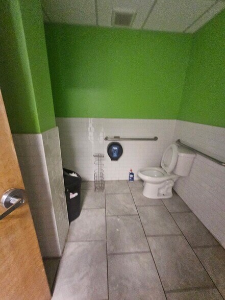 More Photos Of 724 S Eddy St, Pecos Storefront Retail Residential For Lease