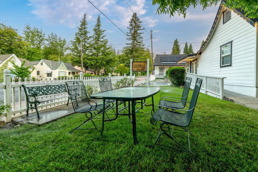More Photos Of 816 W Main St, Grass Valley Hotel For Sale