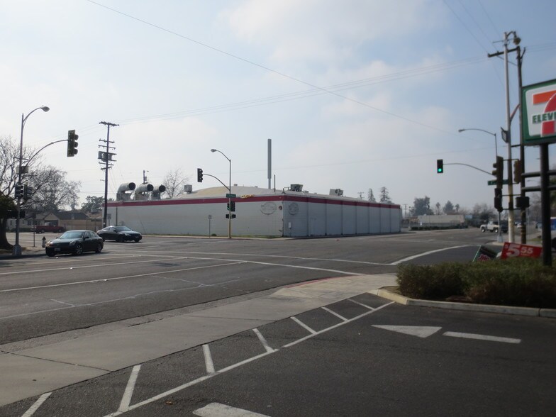 More Photos Of 505 W Clinton Ave, Fresno Freestanding For Sale