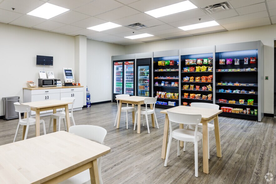 More Photos Of 26400 Lahser Rd, Southfield Medical For Lease