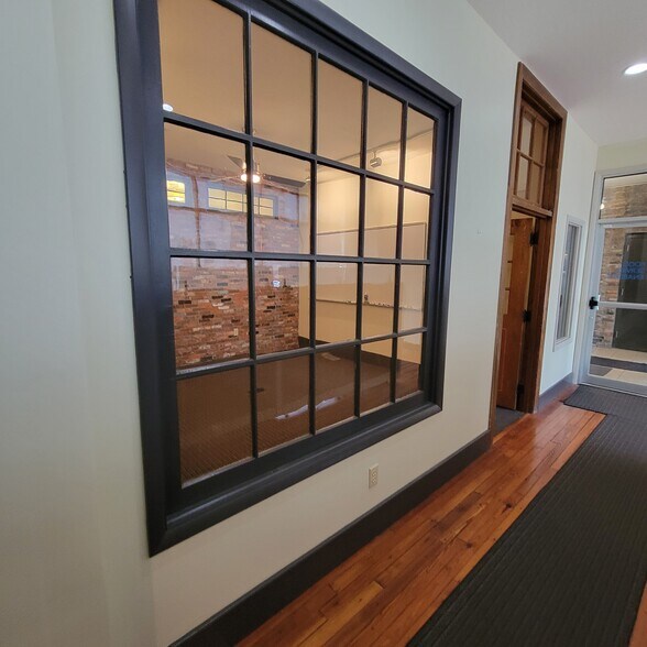 More Photos Of 285 Ellicott St, Buffalo Storefront Retail Office For Lease