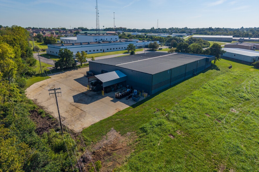 More Photos Of 151 Hanger Cir, Richmond Warehouse For Sale