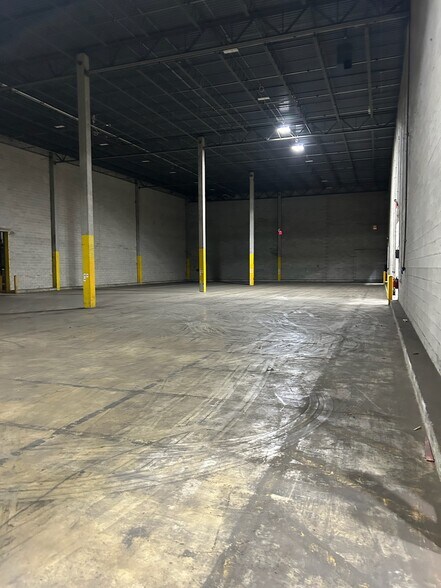 More Photos Of 240-290 Heller Park Ct, Dayton Distribution For Lease
