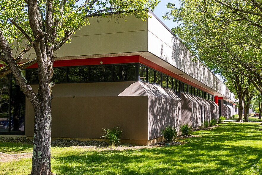 More Photos Of 2000 Cornwall Rd, Monmouth Junction Research And Development For Sale