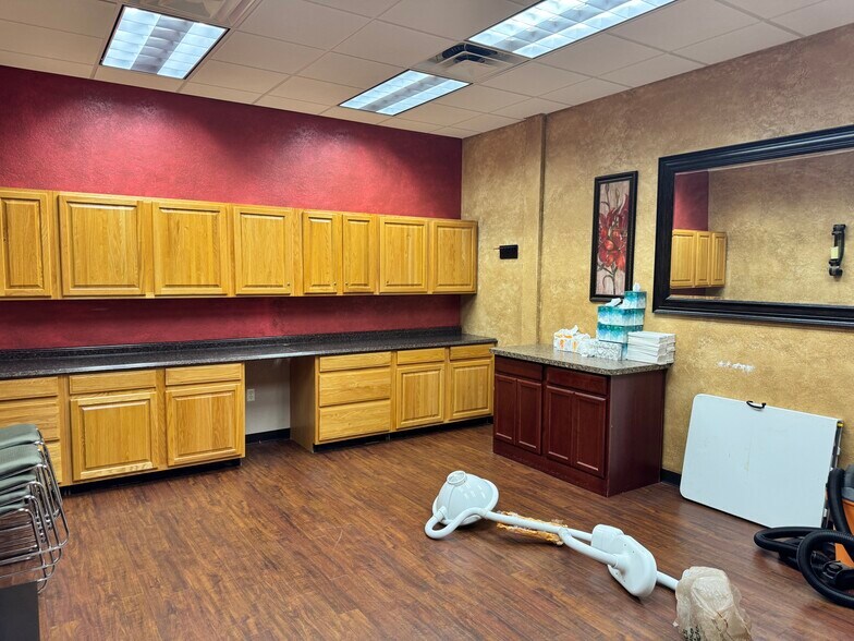 More Photos Of 2400 Hooks St, Clermont Medical For Lease