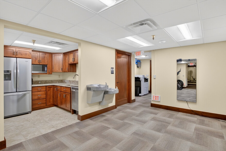 More Photos Of 750 Washington Rd, Mt Lebanon Apartments For Lease
