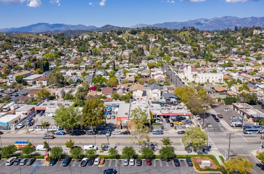 More Photos Of 5243-5251 York Blvd, Los Angeles Auto Repair For Sale