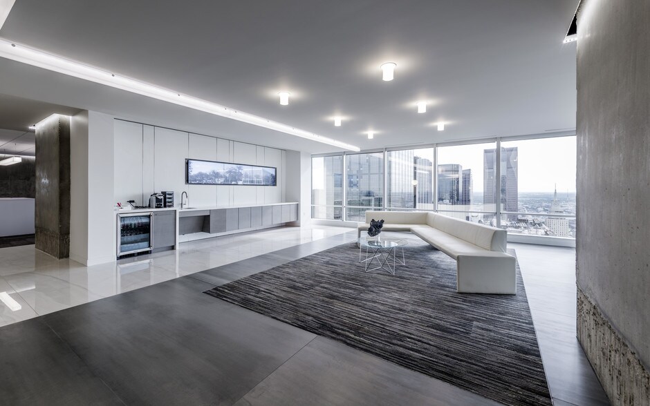 More Photos Of 901 Main St, Dallas Office For Lease