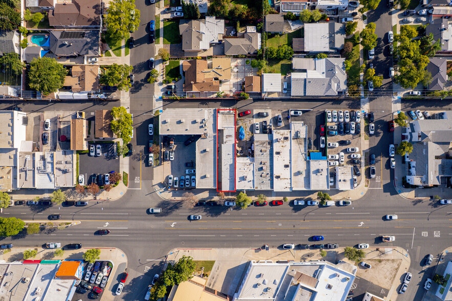 More Photos Of 2304-2306 Burbank blvd, Burbank Office Residential For Sale