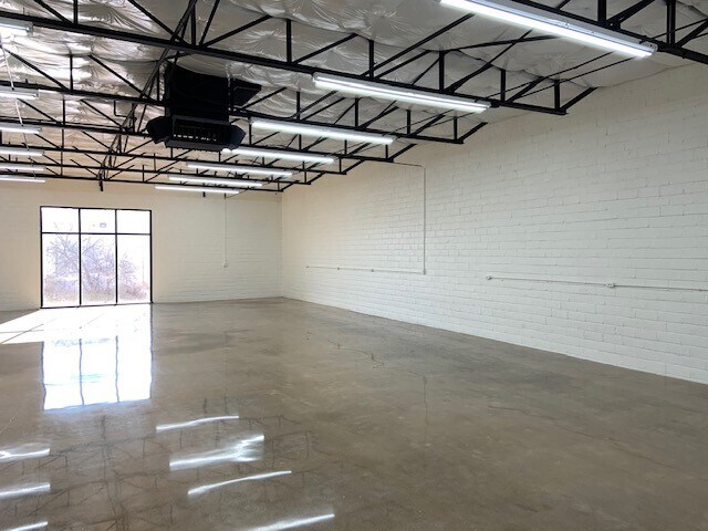 More Photos Of 1352 Chemical St, Dallas Flex For Lease