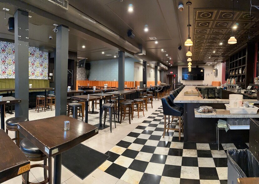 More Photos Of 141-143 N La Brea Ave, Los Angeles Restaurant For Sale