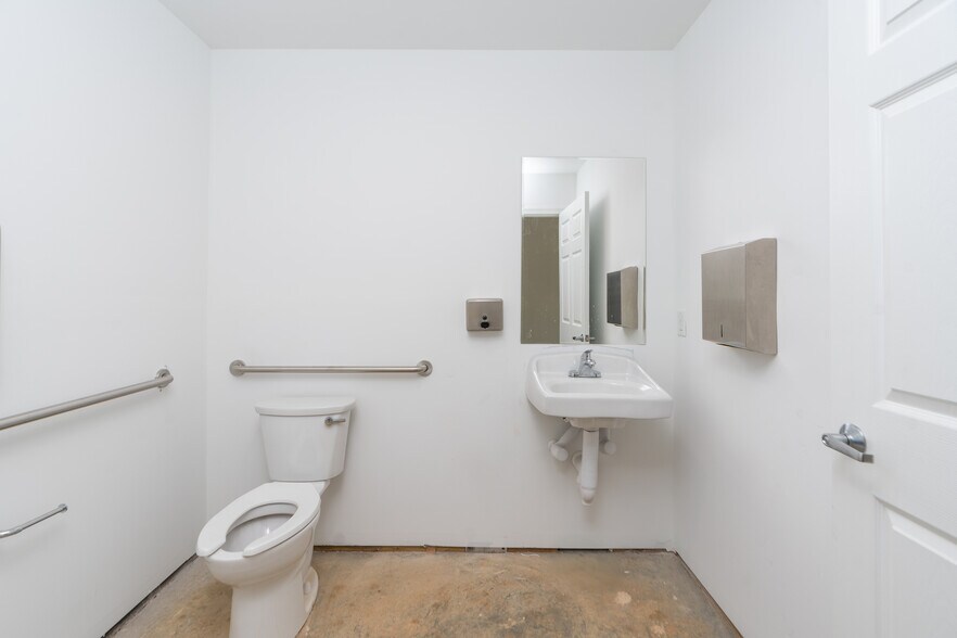 More Photos Of 260 Sheppard Court, Waynesboro Research And Development For Lease