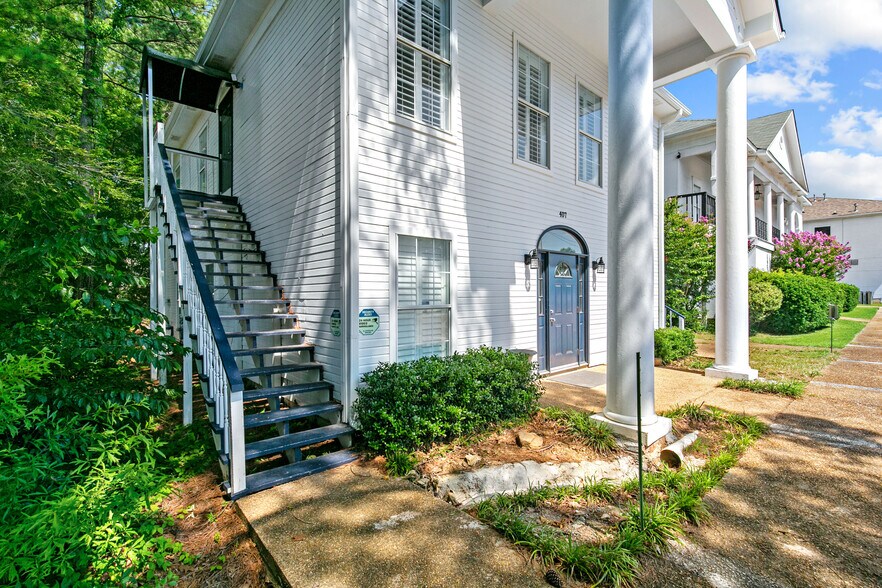 More Photos Of 407 Orchard Park, Ridgeland Office Residential For Sale