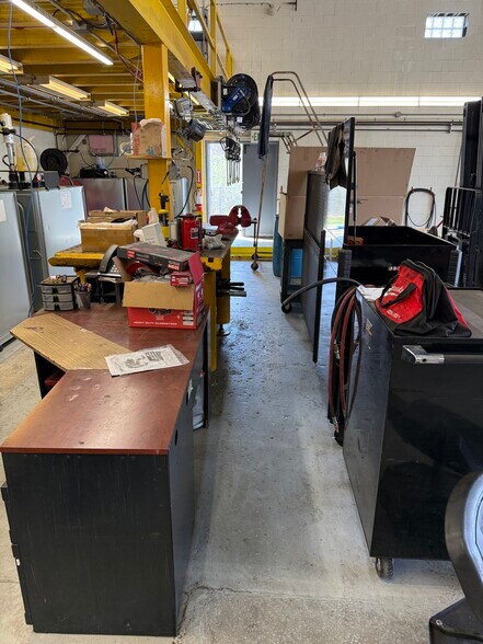 More Photos Of 4881 Pittsburgh Rd, Harrisville Light Distribution For Sale