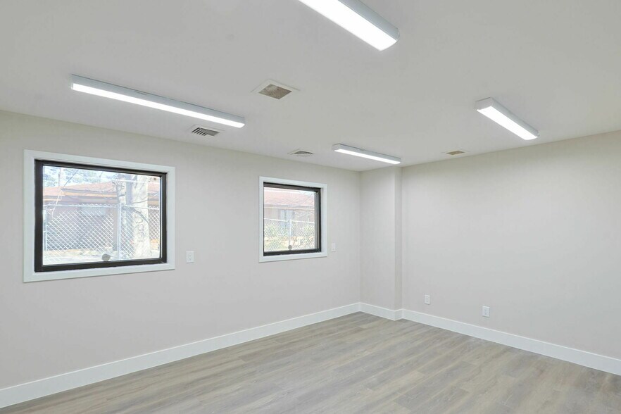 More Photos Of 1906 Warm Springs Rd, Columbus Medical For Sale