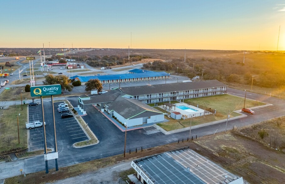 Primary Photo Of 10159 I-20, Eastland Hotel For Sale