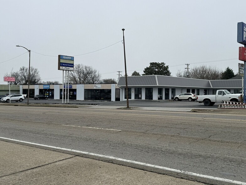 Primary Photo Of 2115-2131 E Magnolia ave, Knoxville Storefront For Sale