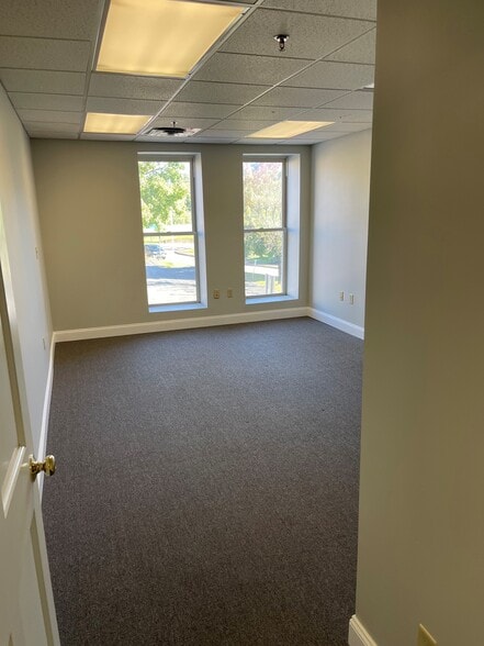 More Photos Of 201-209 W Pike St, Clarksburg Office Residential For Lease