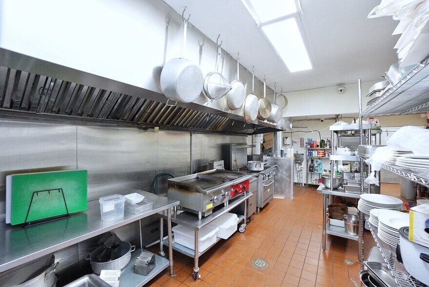 More Photos Of 306 Gatzmer Ave, Jamesburg Restaurant For Lease