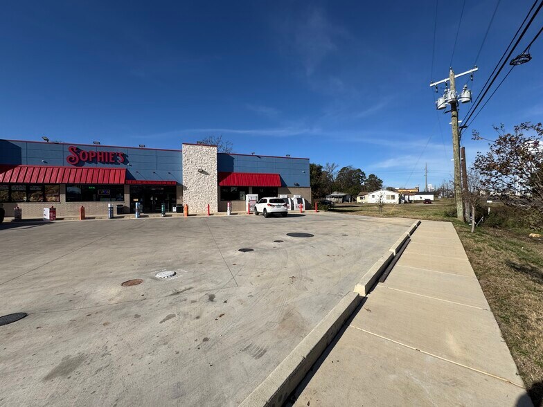 More Photos Of 5315 Troup Hwy, Tyler General Retail For Sale