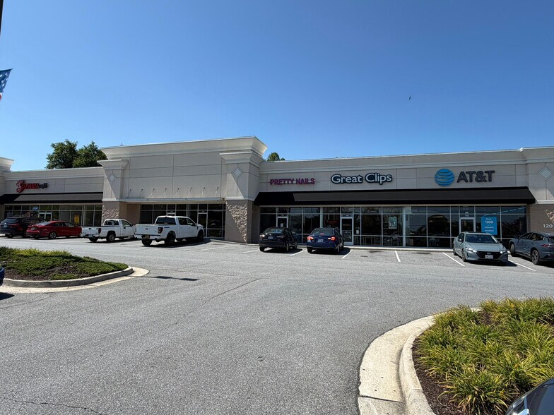 More Photos Of 120 Simons Run, Lynchburg General Retail For Lease