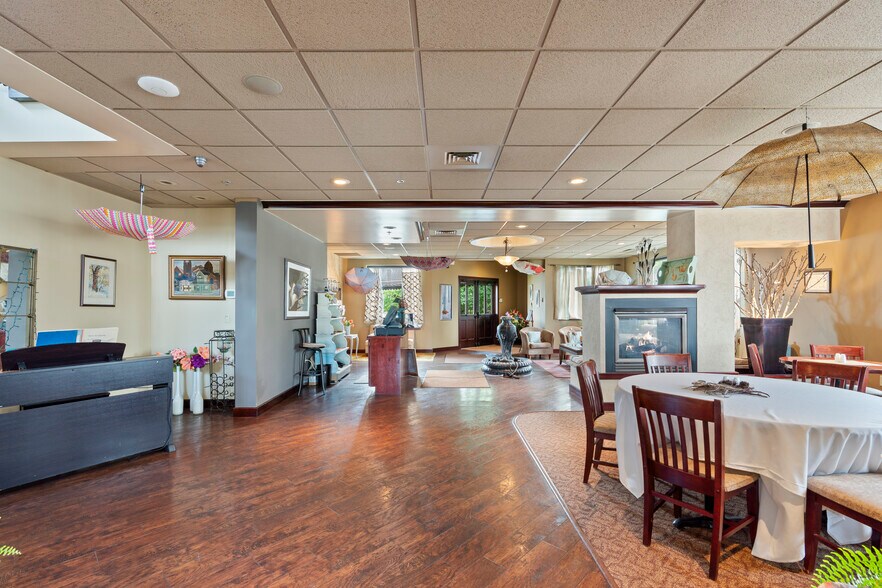 More Photos Of 824 Paul Bunyan, Bemidji Restaurant For Sale