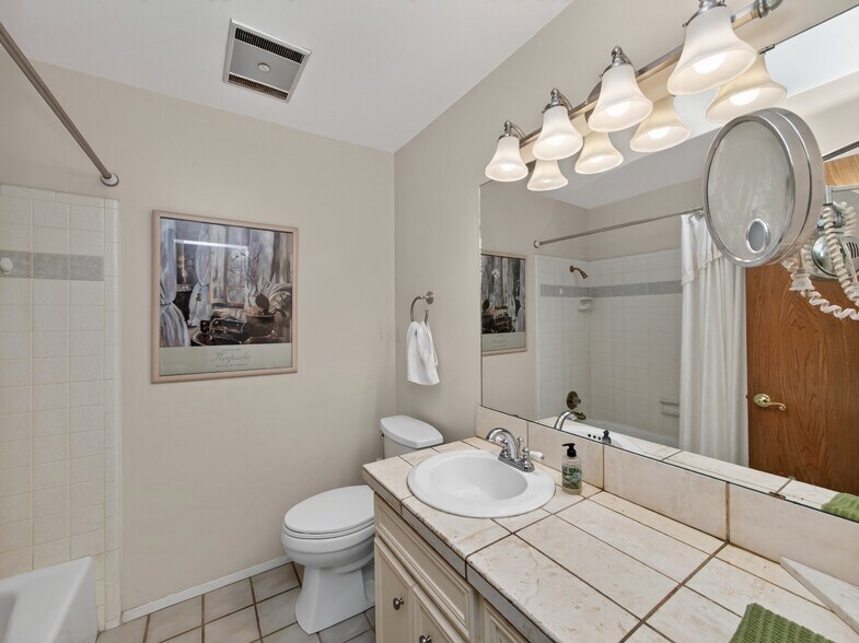 More Photos Of 1702 Lone Oak Dr, Leander Flex For Sale