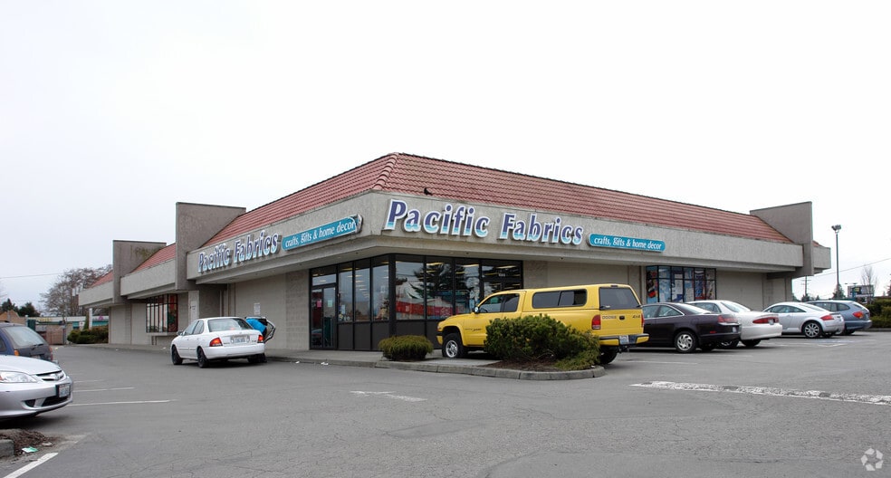 More Photos Of 10011-10115 Evergreen Way, Everett General Retail For Lease