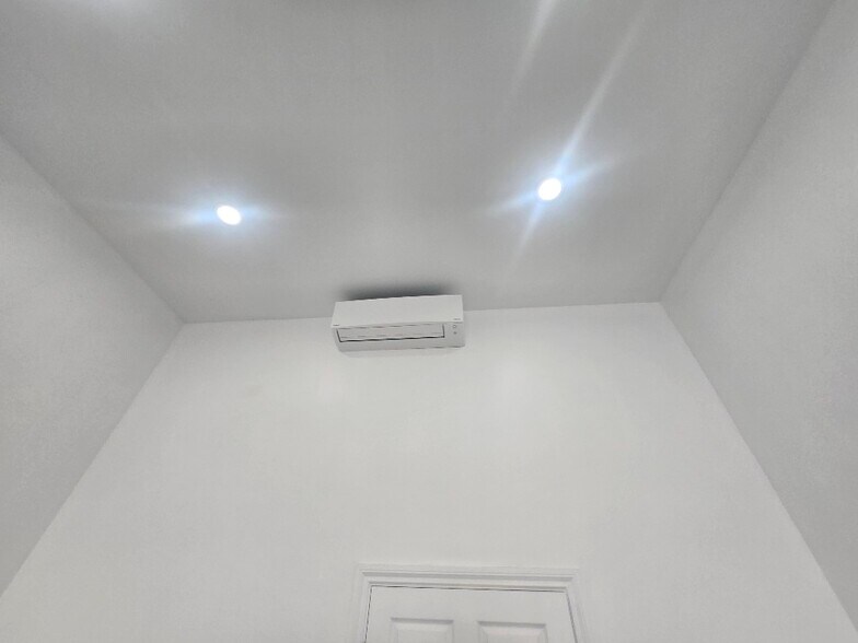 More Photos Of 4050 Montrose Ave, La Crescenta Unknown For Lease