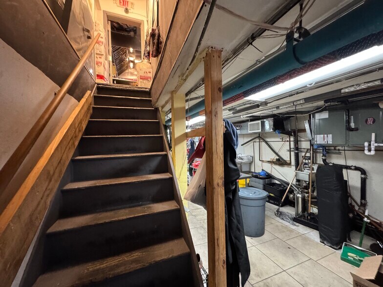 More Photos Of 3933 Bell Blvd, Bayside Storefront For Lease