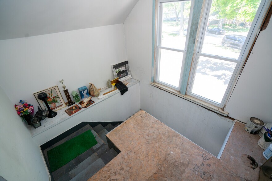 More Photos Of 1806 Pine Grove Ave, Port Huron Storefront Retail Office For Sale