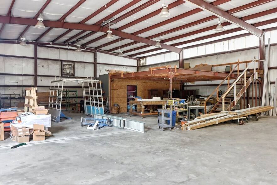 More Photos Of 505 W US-80 Hwy, Pooler Service For Sale