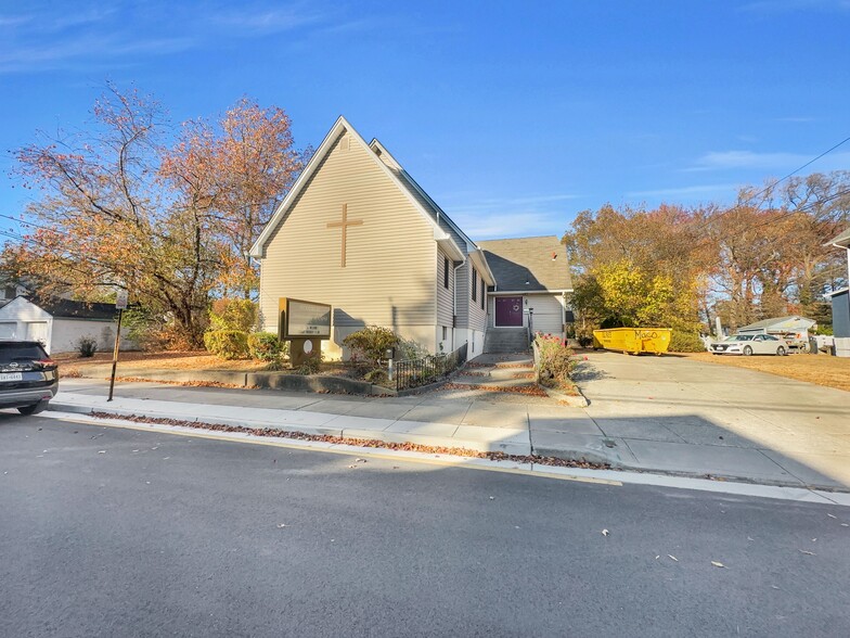 Primary Photo Of 62 Progress Ave, Woodbury Religious Facility For Sale