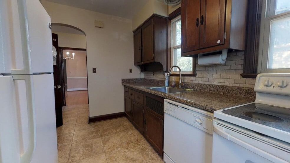 More Photos Of 310 Gittings Ave, Baltimore Apartments For Sale