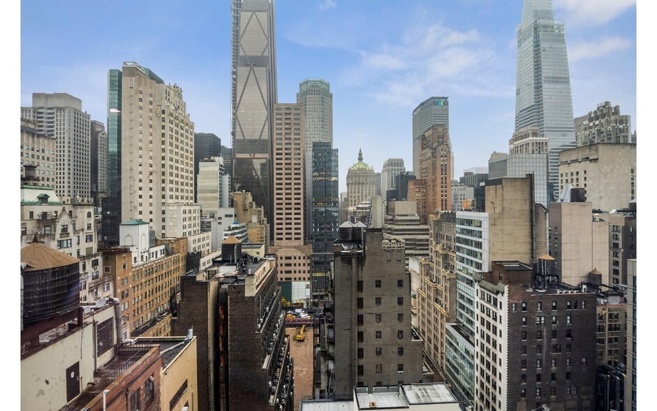 More Photos Of 50 W 47th St, New York Office Residential For Sale