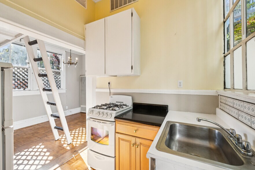 More Photos Of 2332-2334 California Street, San Francisco Apartments For Sale