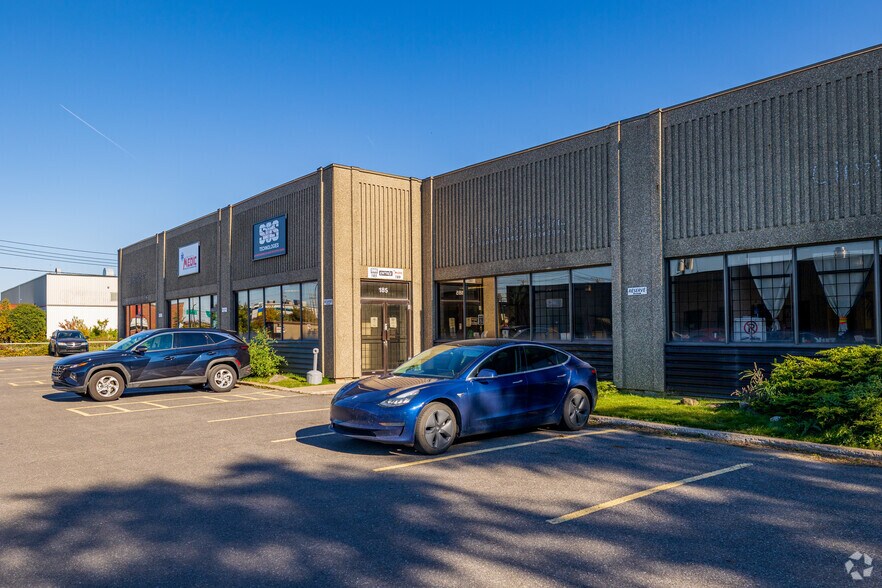 More Photos Of 151-191 Rue Mérizzi, Saint-Laurent Distribution For Lease