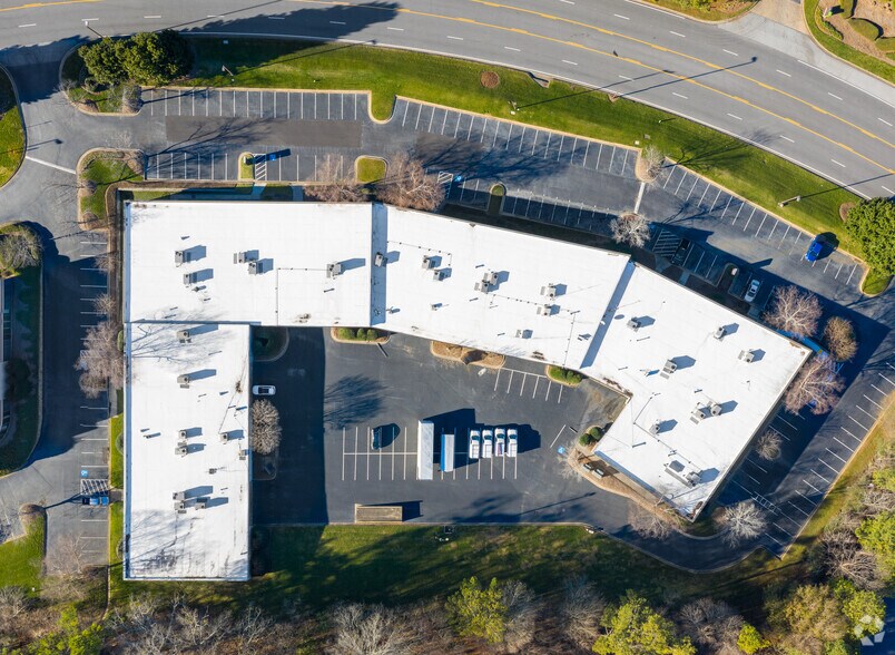 More Photos Of 3025 Breckinridge Blvd, Duluth Unknown For Lease