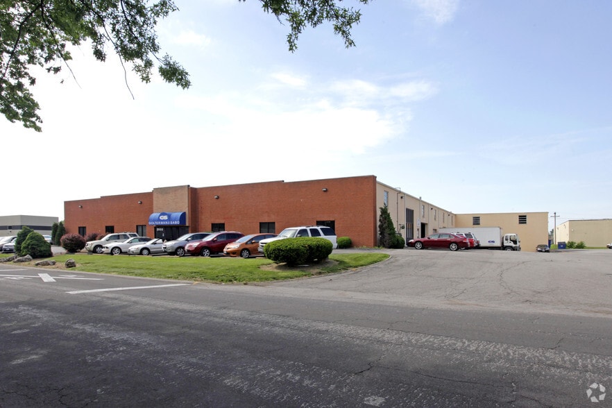 More Photos Of 3555-3565 Scarlet Oak Blvd, Kirkwood Warehouse For Sale