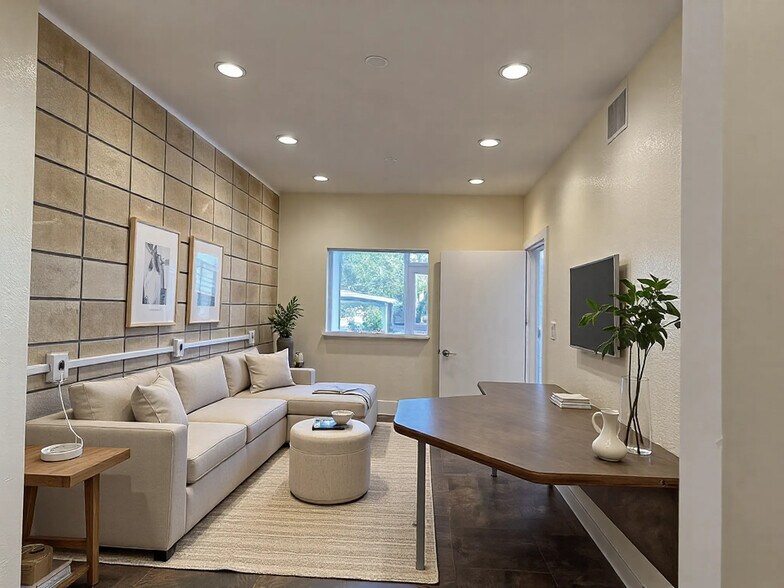 More Photos Of 1155 NE Cleveland St, Clearwater Office Residential For Lease