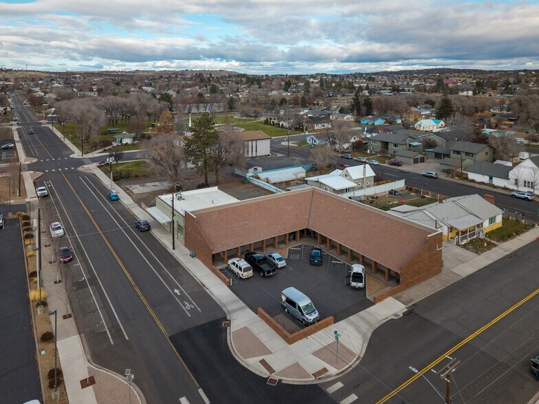 More Photos Of 116 SE D St, Madras Medical For Sale