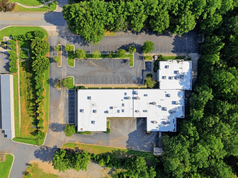 More Photos Of 1100 Old Ellis Rd, Roswell Loft Creative Space For Sale