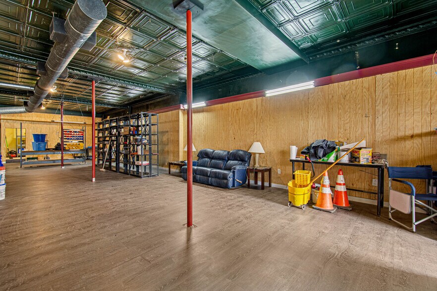 More Photos Of 305 Mill St, Coraopolis Storefront Retail Residential For Sale